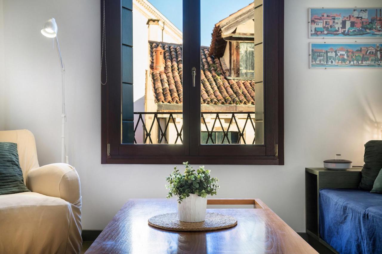 Ferienwohnung Mansardina - 1 Min From Accademia - Duplex Stylish And Cosy Venedig Exterior foto