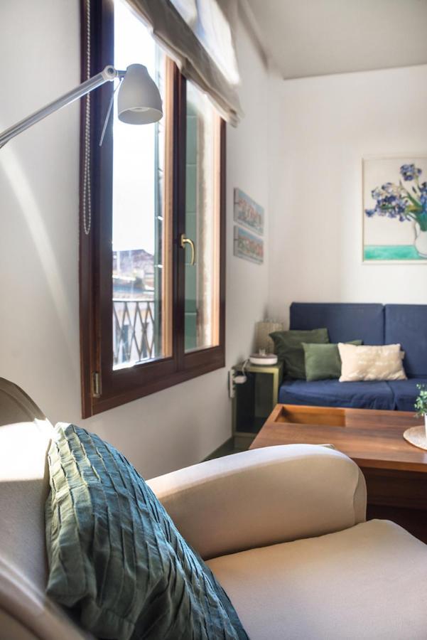 Ferienwohnung Mansardina - 1 Min From Accademia - Duplex Stylish And Cosy Venedig Exterior foto