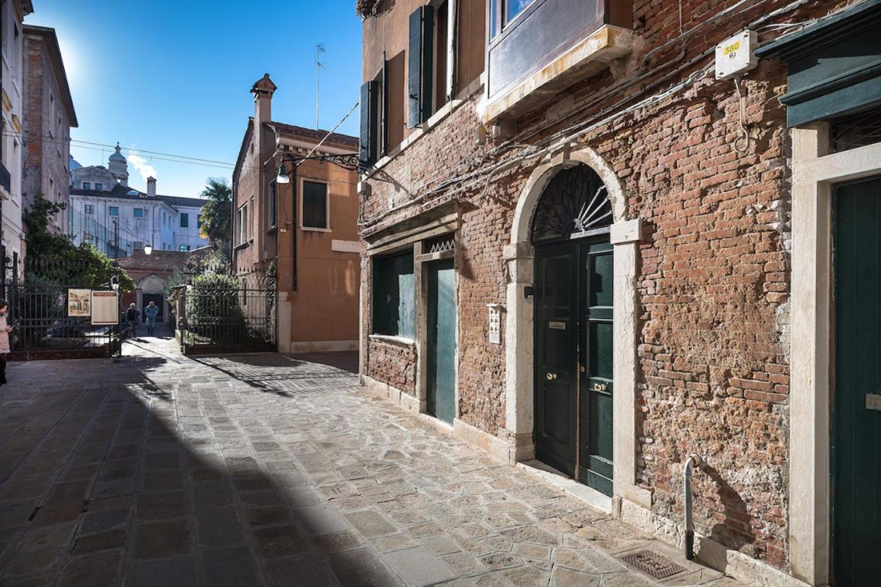 Ferienwohnung Mansardina - 1 Min From Accademia - Duplex Stylish And Cosy Venedig Exterior foto